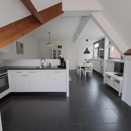 Weststraat 22 - - Oost 3p * Ouddorp