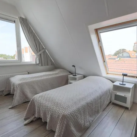 Weststraat 22 - - Oost 3p * Ouddorp