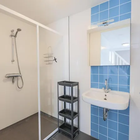 Weststraat 22 - - Oost 3p * Ouddorp