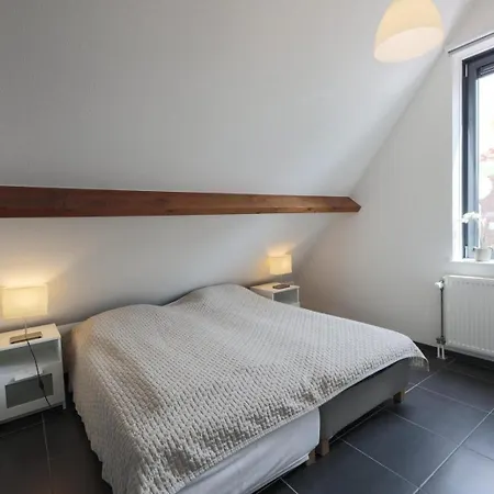 Weststraat 22 - - Oost 3p * Ouddorp