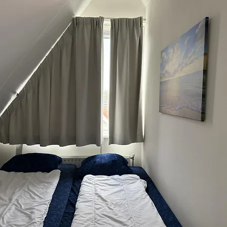 Weststraat 22 - - Oost 3p * Ouddorp