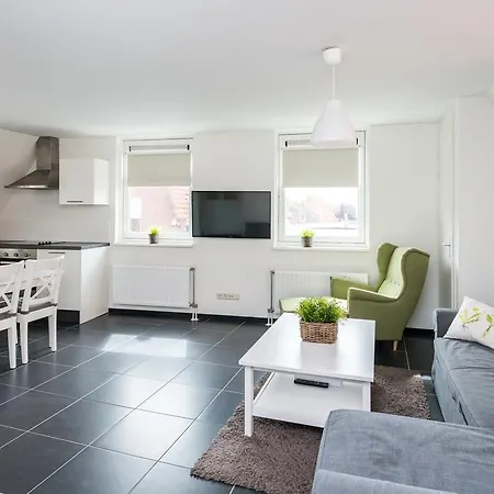 Weststraat 22 - - Oost 3p * Ouddorp