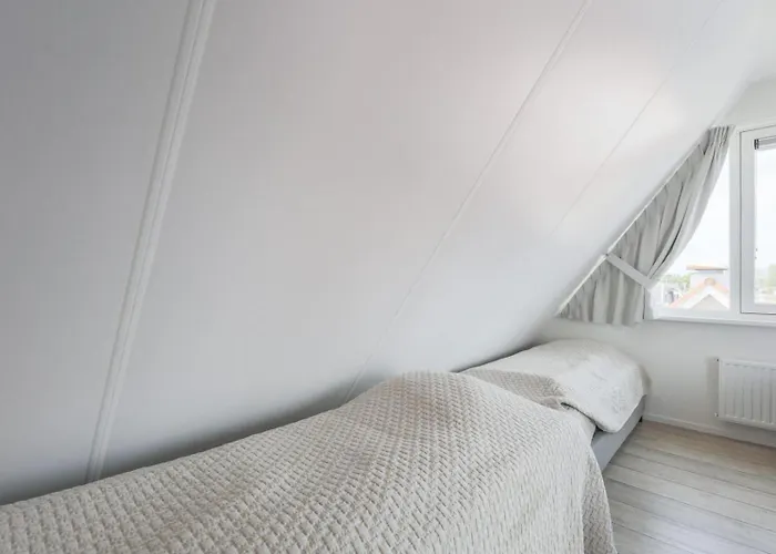 Weststraat 22 - - Oost 3p Ouddorp