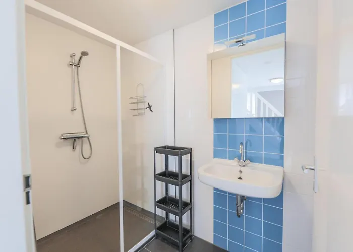 Weststraat 22 - - Oost 3p * Ouddorp