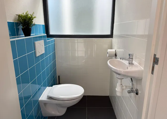 Weststraat 22 - - Oost 3p * Ouddorp